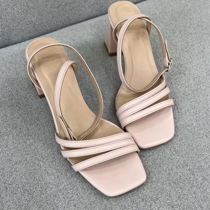 Босоножки Yumi розовые — фото 1 из 3